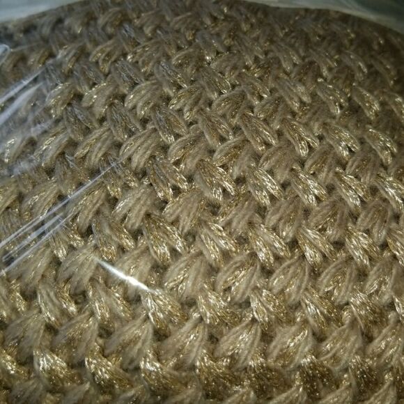 Banana Republic Heritage collection cream with metalic thread - Picture 3 of 3